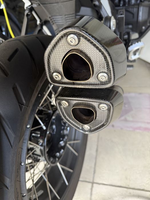 Escape Akrapovic R1300 Gs/ADV como novo