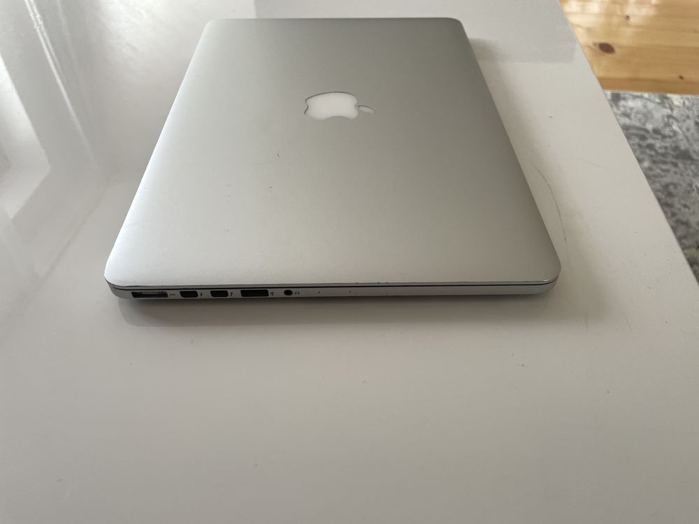 Apple Macbook Pro 13” Retina i5 8GB 256SSD