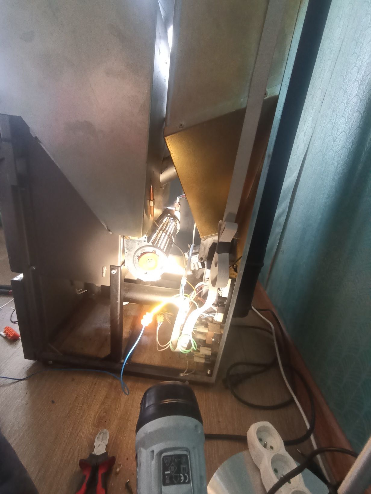 Hydraulik, pogotowie hydrauliczne, instalacje wodne, hydrofory CO CWU