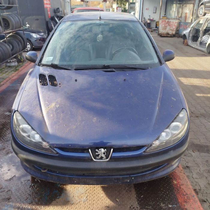 Peugeot 206  na części .