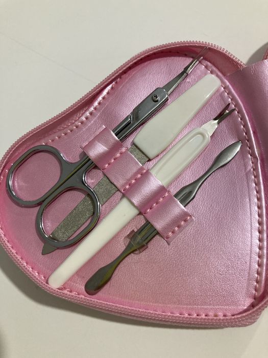 Манікюрний набір Fangxin у формі сердечка повний шкіряний