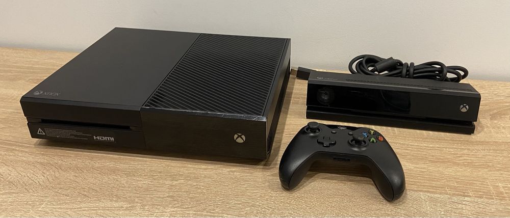 Konsola Xbox ONE + PAD, Kinect / 500GB - Sprawna!