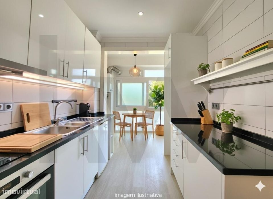 Apartamento T3 semi-renovado no Bairro do Liceu em Aveiro