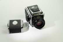 Kiev 88 com Lente 80mm f/2.8 + 2 Backs de Filme – Vende-se no Estado