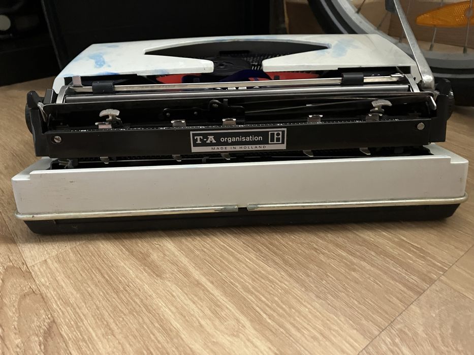 Maquina escrever antiga Triumph contessa