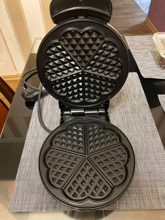 Вафельница CLATRONIC WA 3116 DS