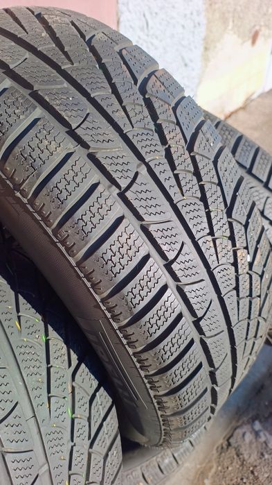 Зимові шини 215 55 16
