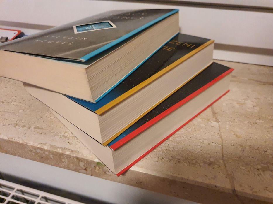 Sylvain Neuvel Śpiący giganci, Przebudzeni bogowie, Tylko ludzie