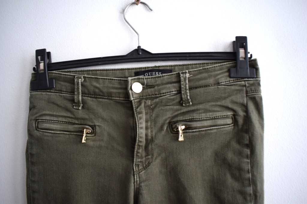 Guess 27 xs spodnie rurki khaki z zamkami