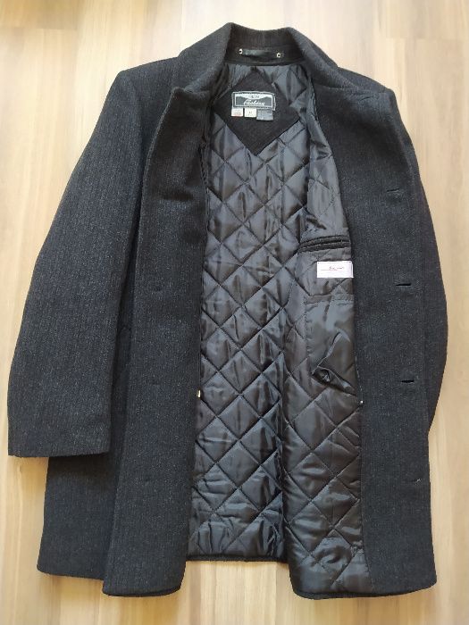 Długa wełniana kurtka męska