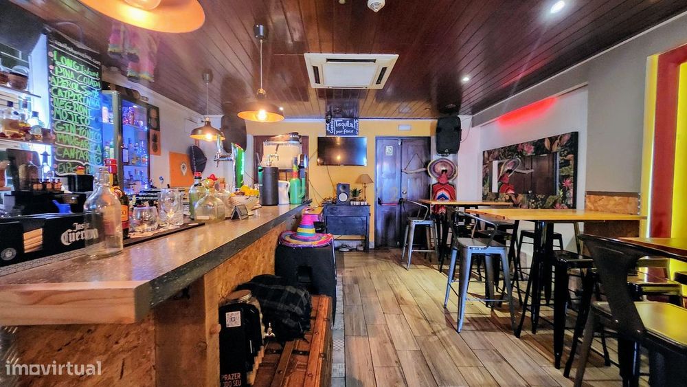 Prédio para venda no Barreiro - Investidores