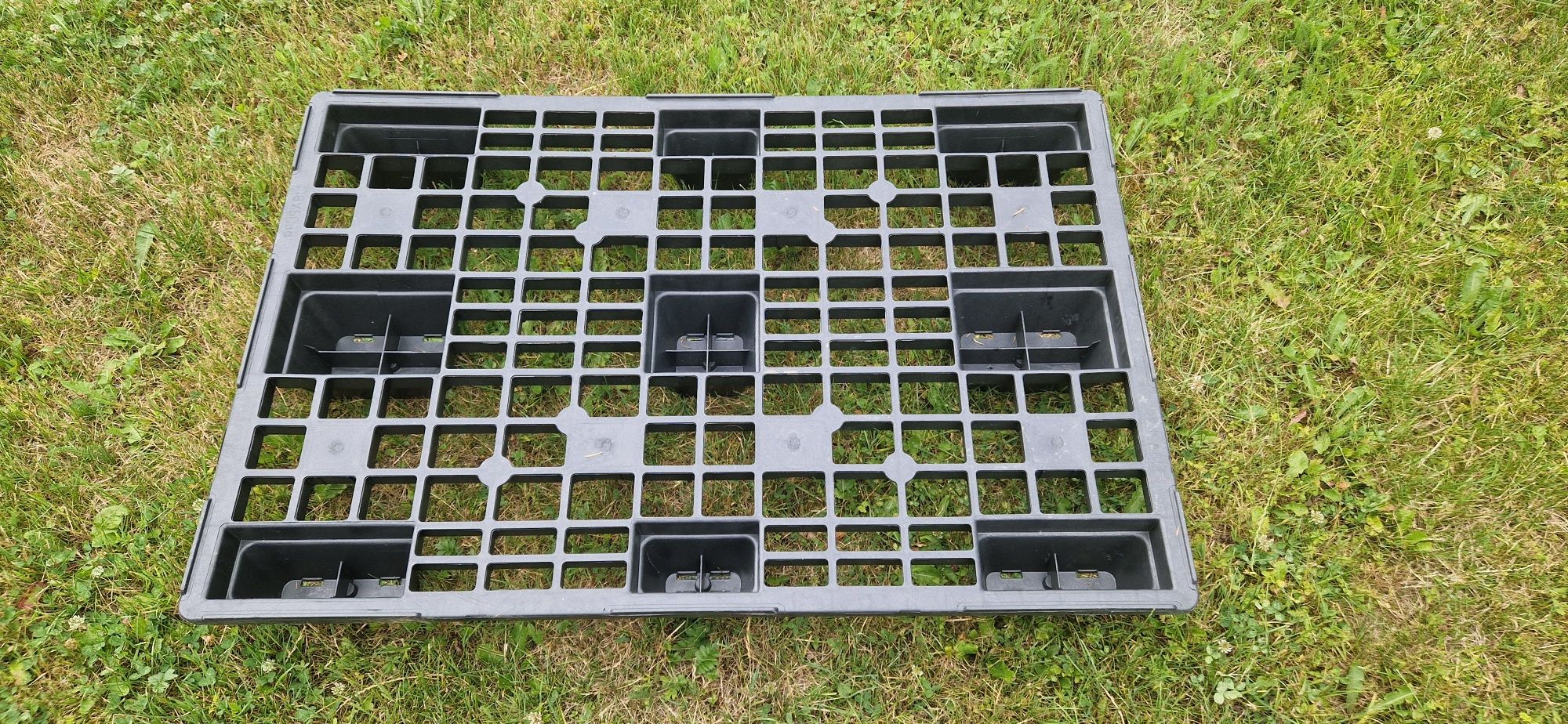 Palety pcv 120x80 na budowę kompostownika  ,podwyższonych  grządek