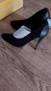 Жіночі нові замшеві туфлі