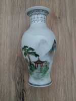 Piękny wazonik z chińskiej porcelany