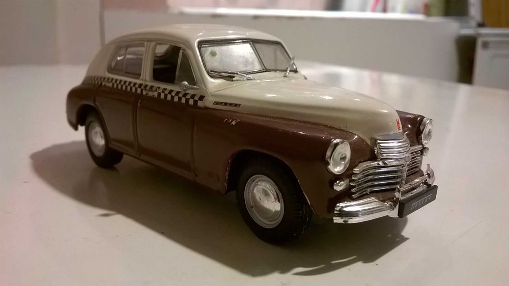 GAZ M20 POBEDA model w wersji GARBUS; skala 1:34; model metal.-plastik
