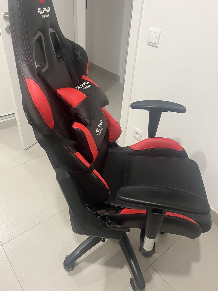 Cadeira alpha game preta e vermelha