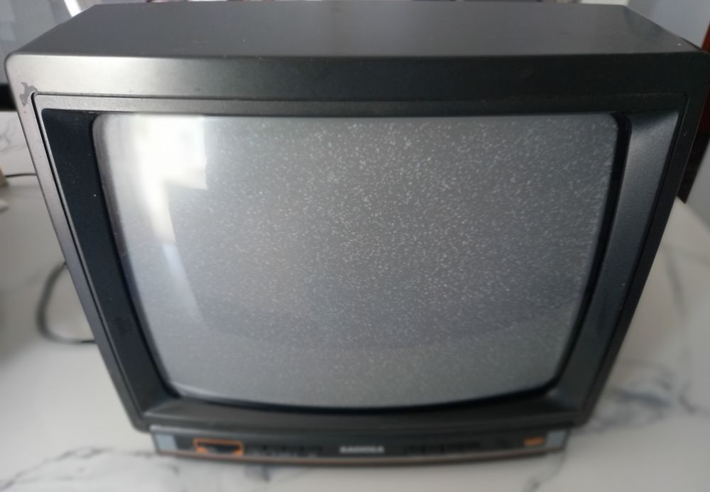 Televisão pequena marca espanhola Radiola