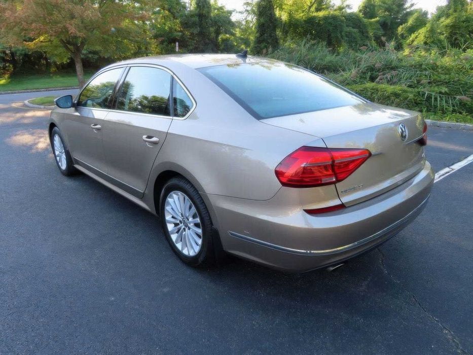 Volkswagen Passat SE      2016