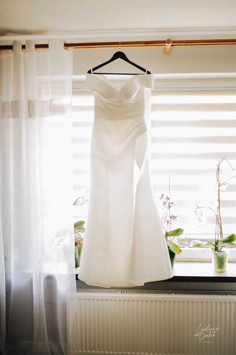 Suknia ślubna z odpinanym trenem