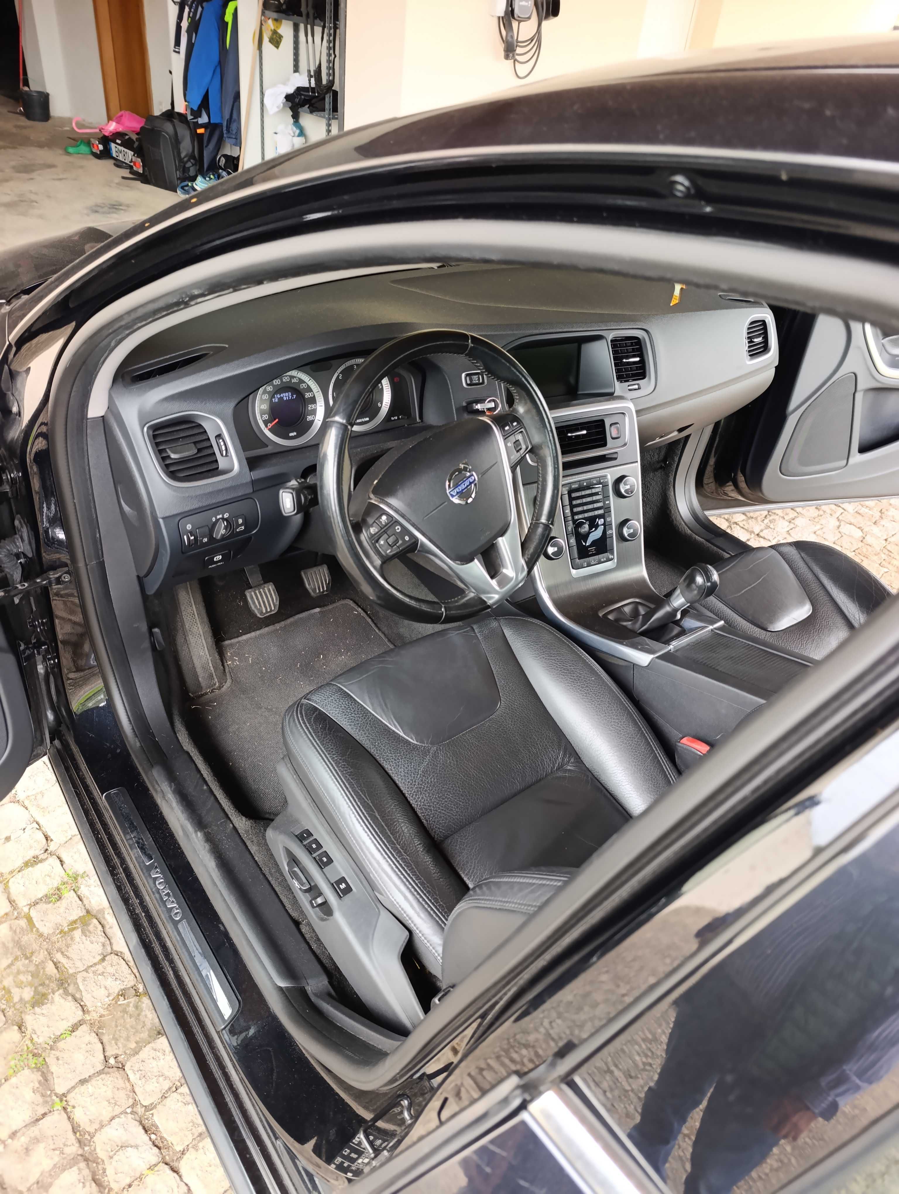 Volvo s60 em muito bom estado: pouco quilómetros!
