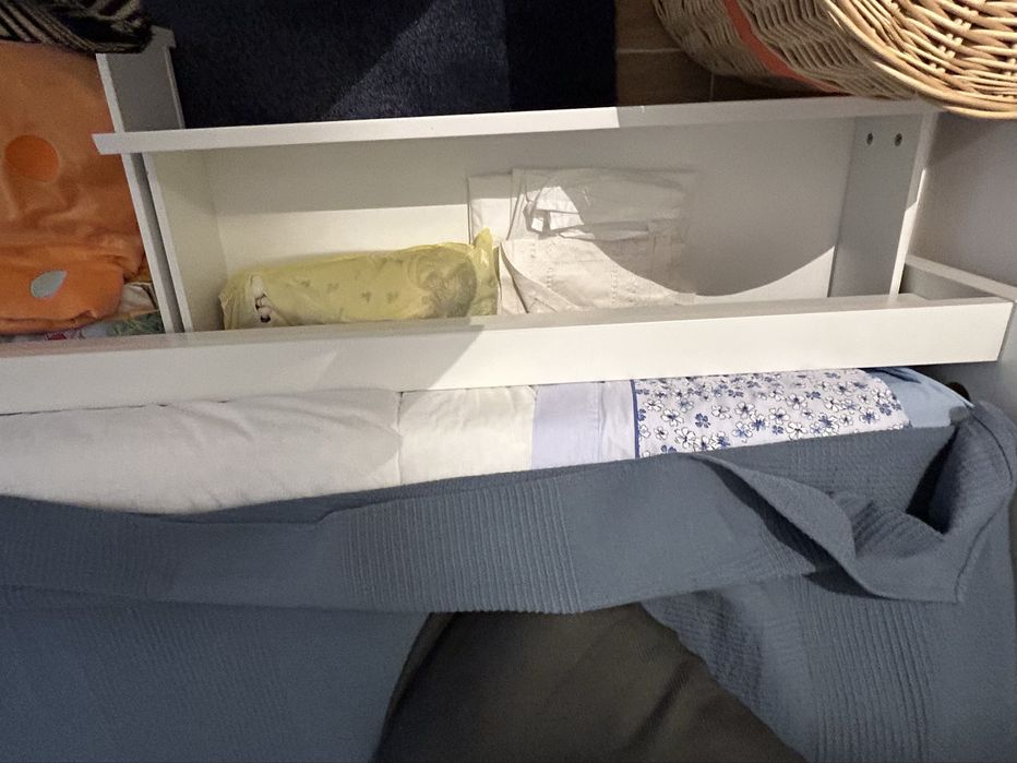 Cama de criança branca