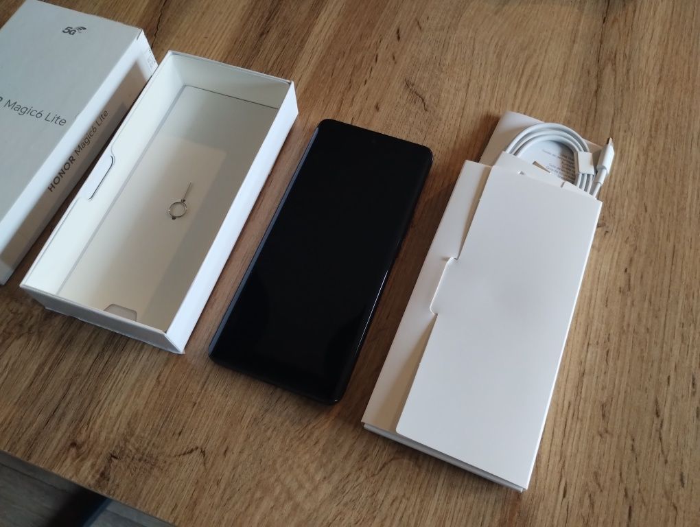 Nowy smartfon Honor Magic6 Lite 8/256GB 5G Czarny, 6,78 całą amoled