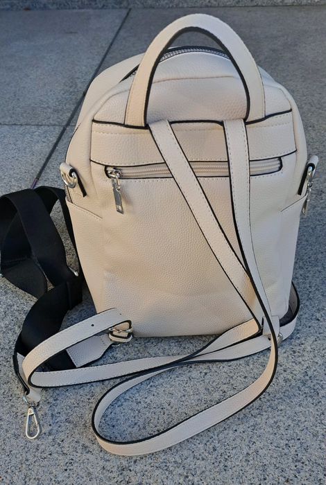 mochila de couro natural creme Vila Nova 
Marca Vila Nova