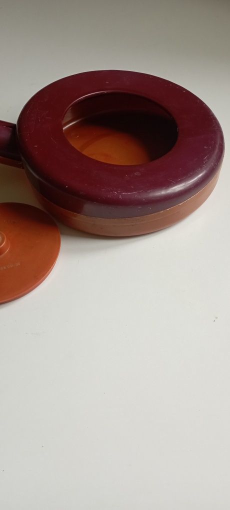 Судно с крышкой для лежачих больных