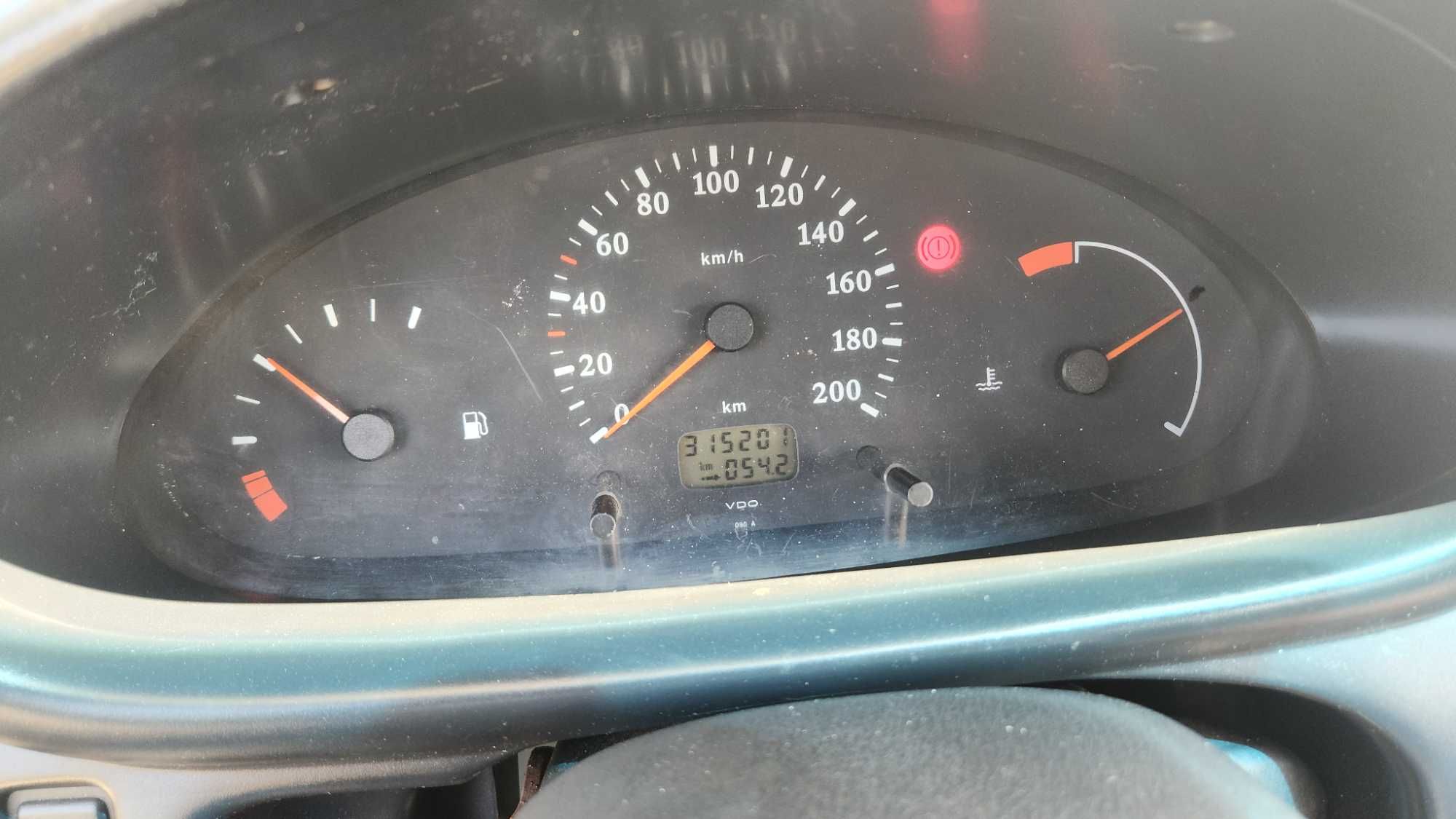 Nissan Micra 1.5D diesel 1500cc 5 portas de 2000 Restaurado Económico!