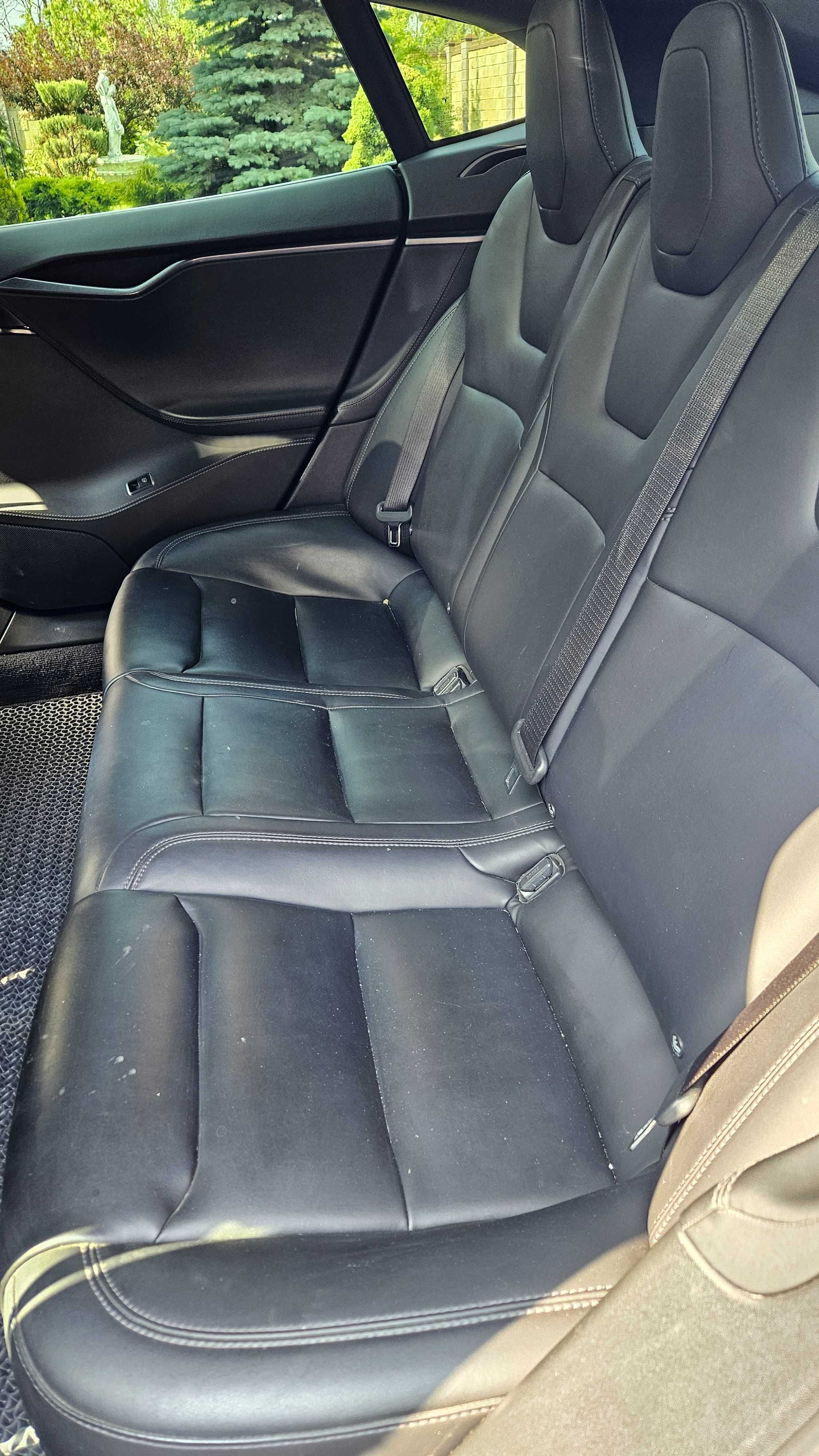 Tesla model s 2020 модельного року RAVEN