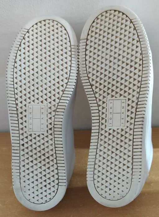 Sneakersy buty damskie Tommy Jeans białe logowane  Stan Bdb r.38