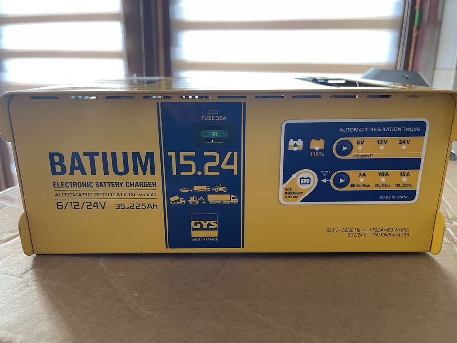 Зарядний пристрий 6/12/24v автоматичний Франція