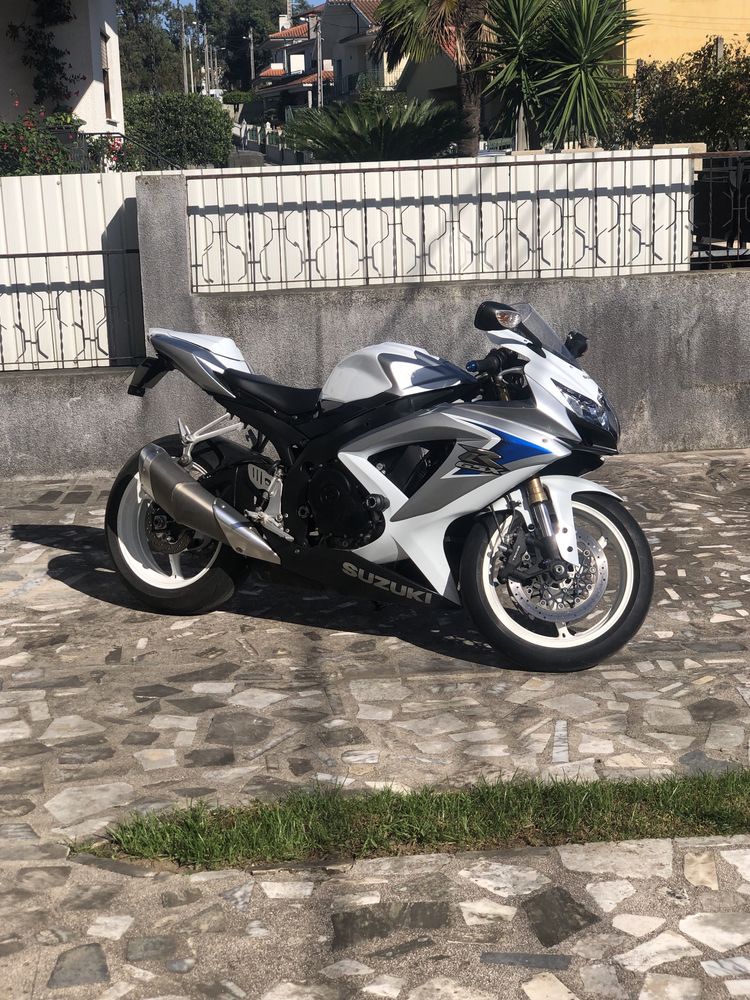 Suzuki GSXR 600 K8
