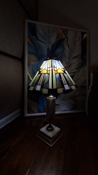 Витражная настольная лампа тиффани