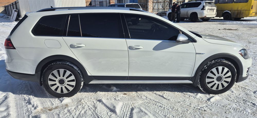 Volkswagen Golf 7 alltrac