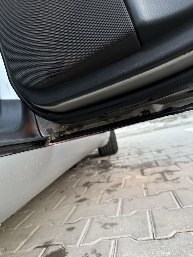 Мерседес w203 c220 2001 рік