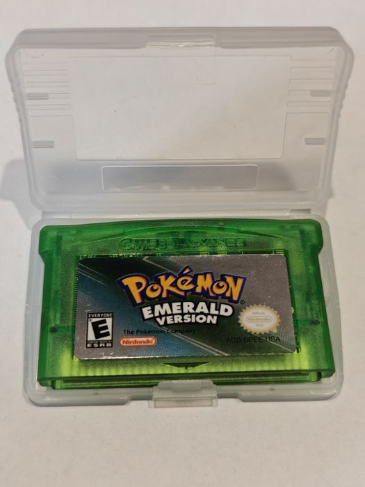 Pokemon Emerald Version gameboy color advance gbc gba.
