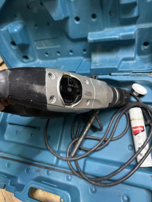 Перфоратор Makita HR4002