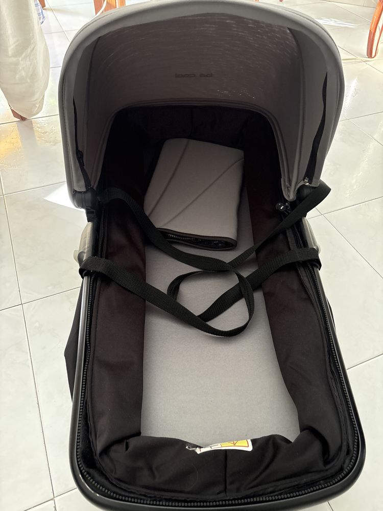Carrinho bebé completo da Be Cool com suporte de carro
