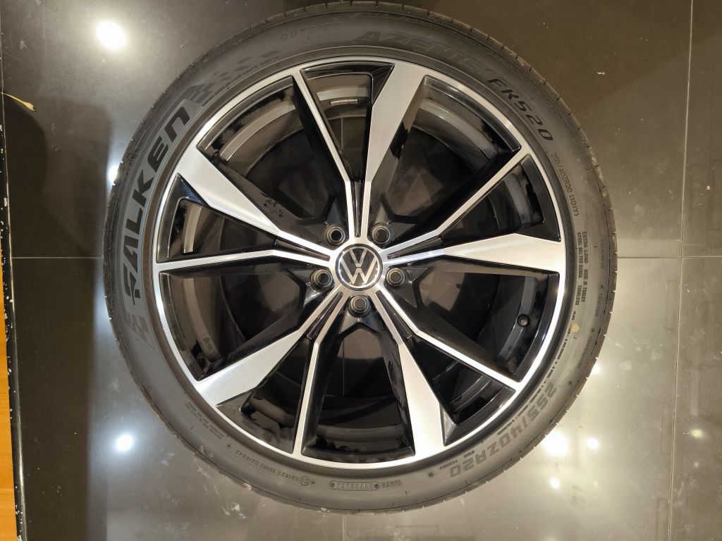 4xFELGI MISANO TIGUAN II R-Line Lift  2021 20" 8.5J ET38 255/40 ZR20