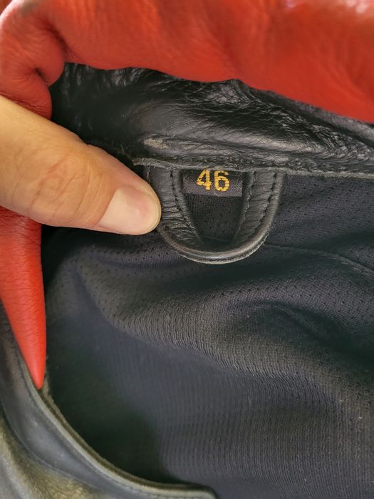 Prawdziwa czerwona skóra na motocykl, motor, jednoczęściowy kombinezon