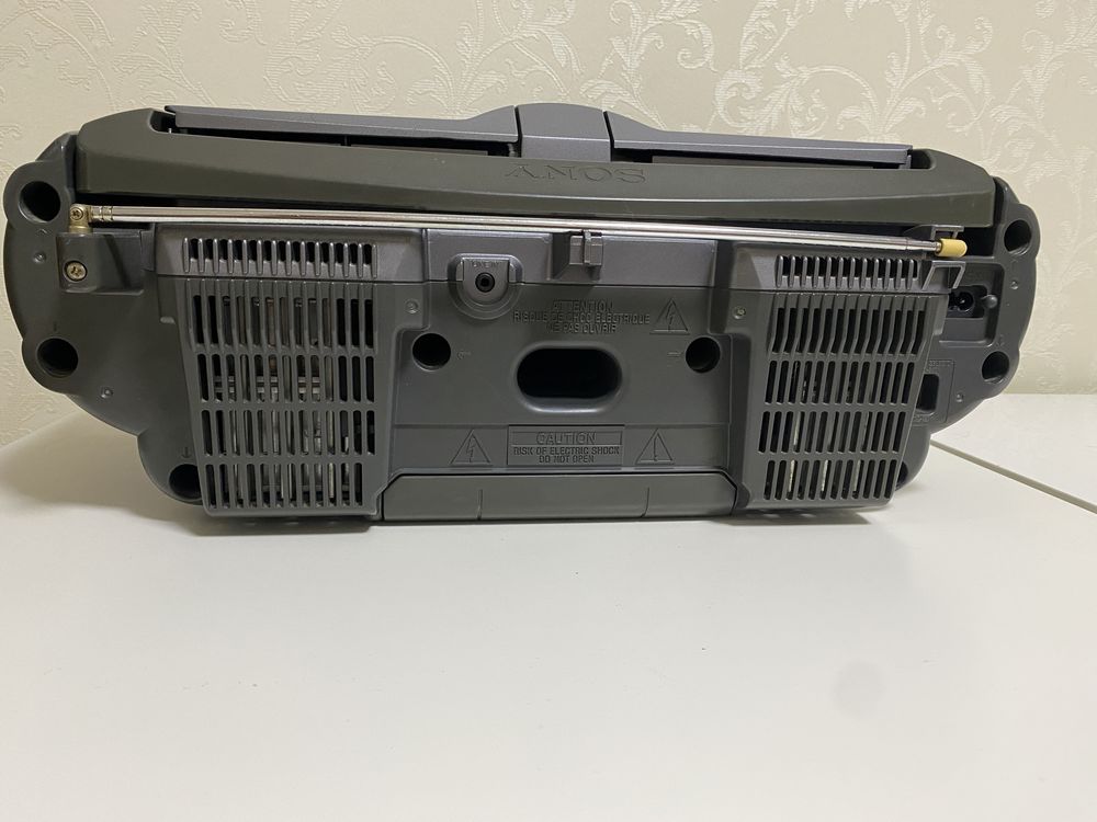 Редкостный бумбокс магнитола Sony CFD-G55