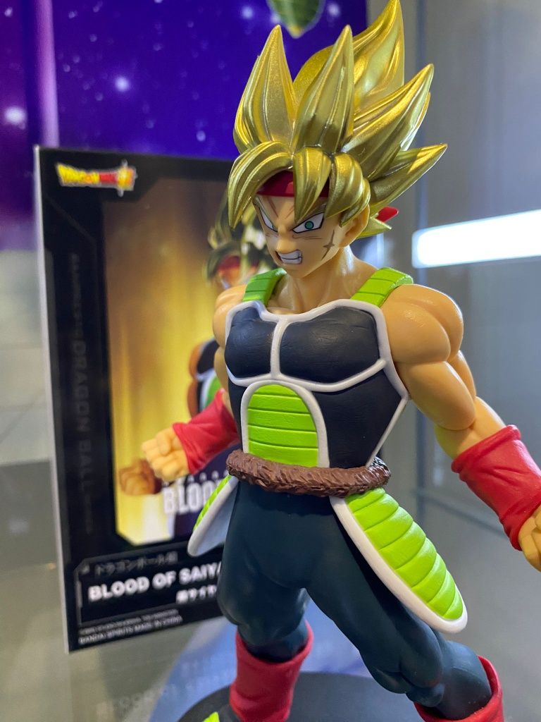 Várias figuras Dragon ball