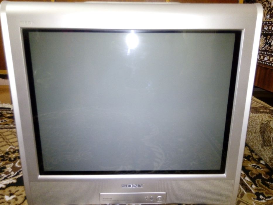 Телевізор Sony KV-BZ21M71 з пультом.