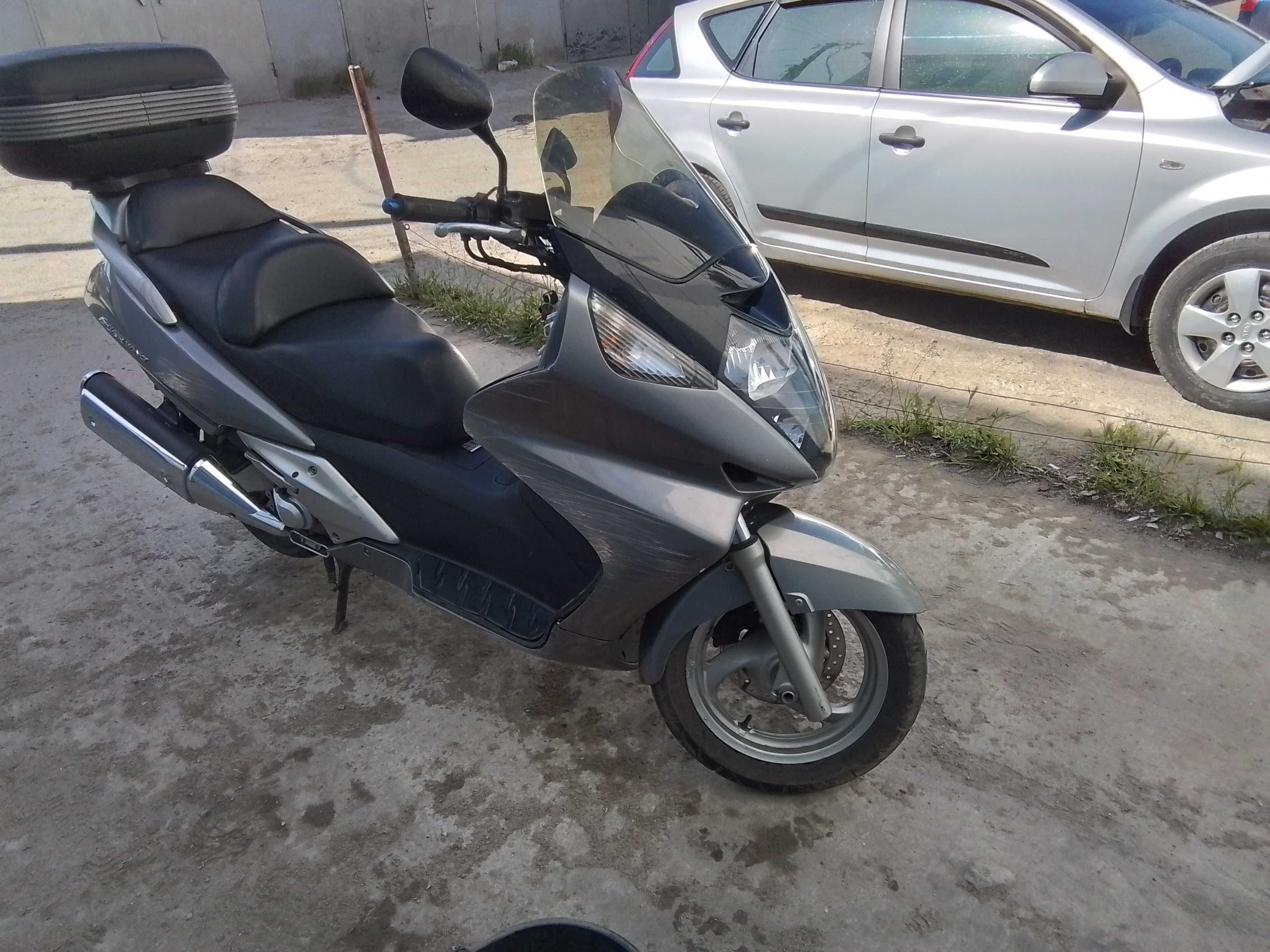 Продам максіскутер Honda Silver Vlng 600