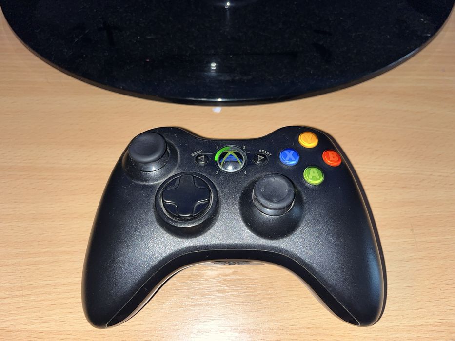 Продам XBOX360 Slim 320gb Kinect