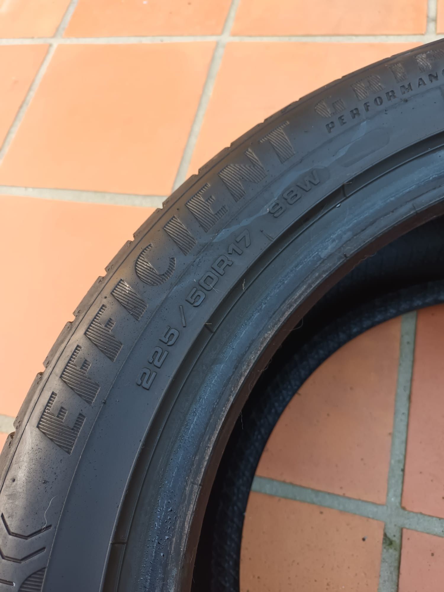 2 pneus Goodyear efficient Grip