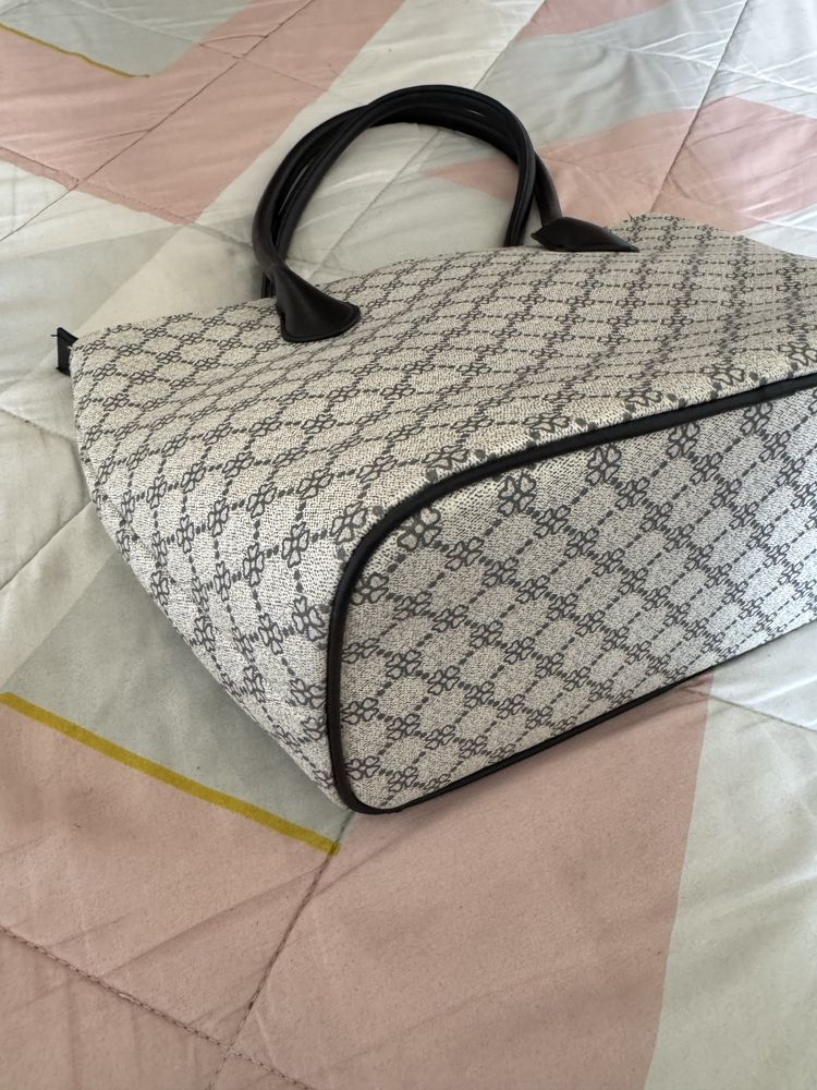 Mala Prada Begee
