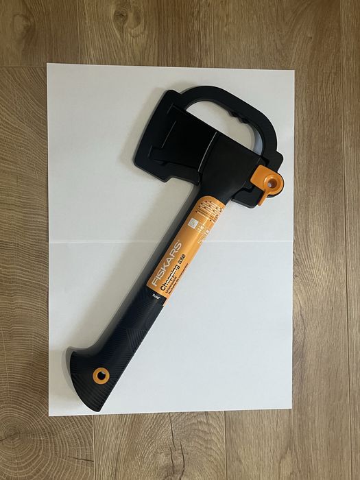 Сокира-колун Fiskars Solid A6 XS