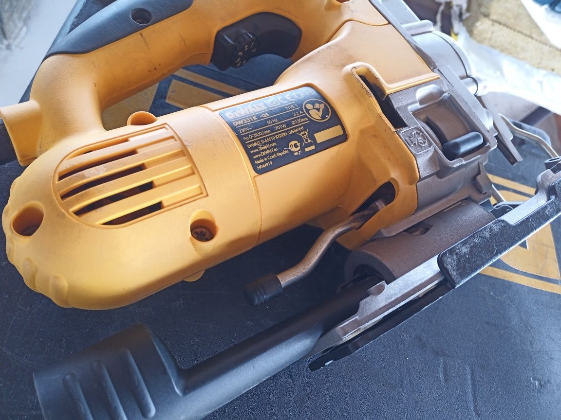 Профессиональный лобзик DeWalt 331